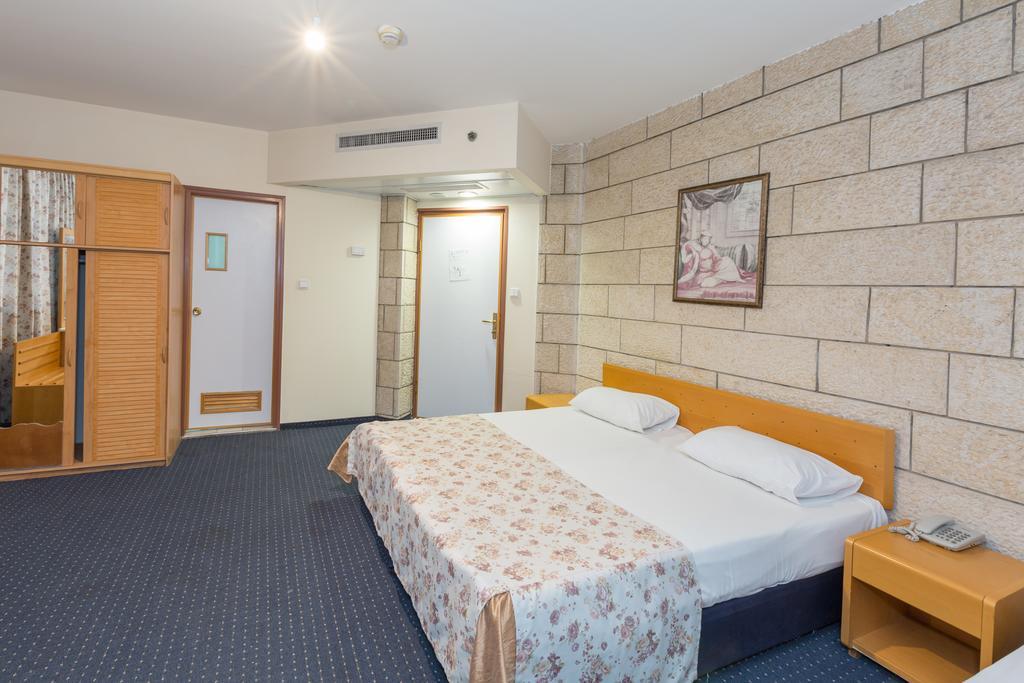 Hotel & Museum Dona Gracia Tiberias Eksteriør billede
